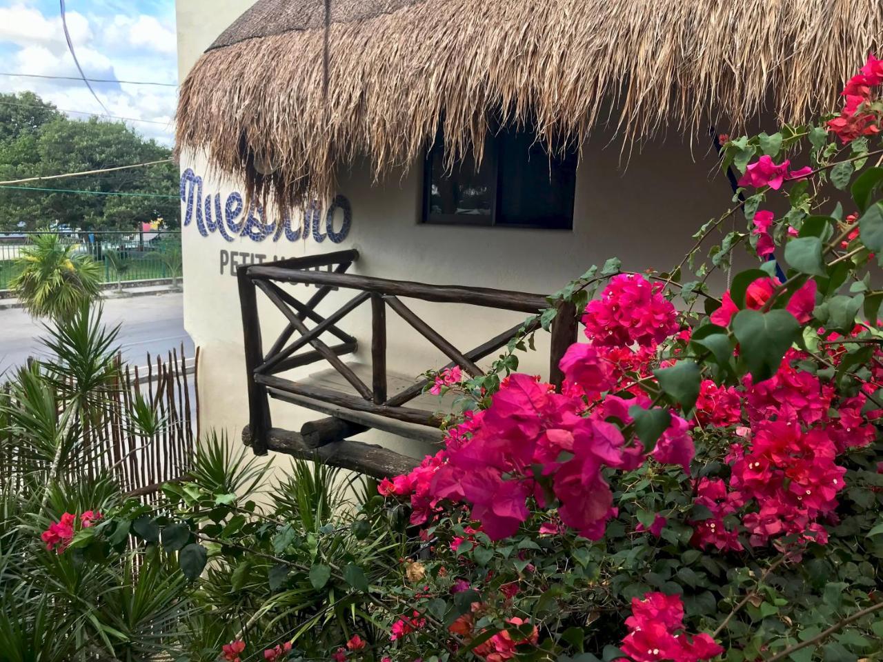 Lo Nuestro Petit Hotel ตูลุม ภายนอก รูปภาพ